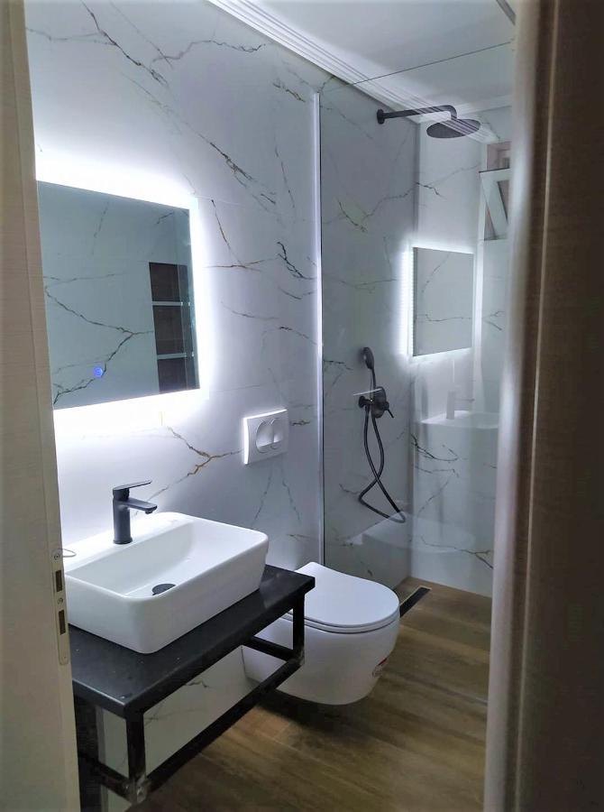 Lighting Jasminum Apartment Saranda Extérieur photo